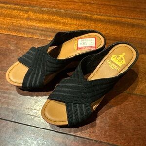 NEW CROWN VINTAGE Women’s 8.5 Black Crisscross Cork Wedge Heel Sandal
